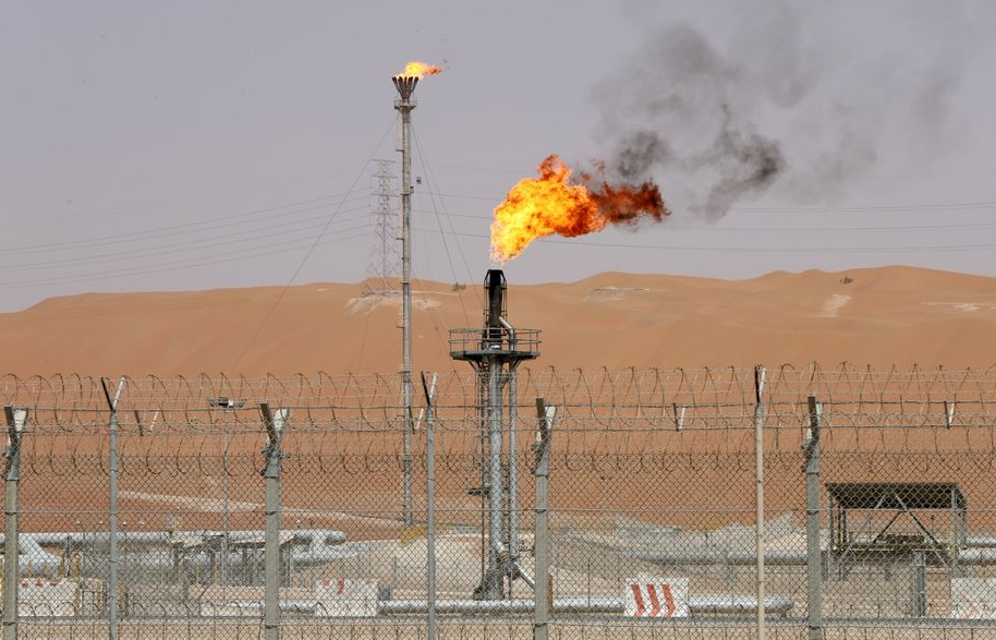Saudi Arabia lowers price of Arab Light crude for Asia and Europe in June